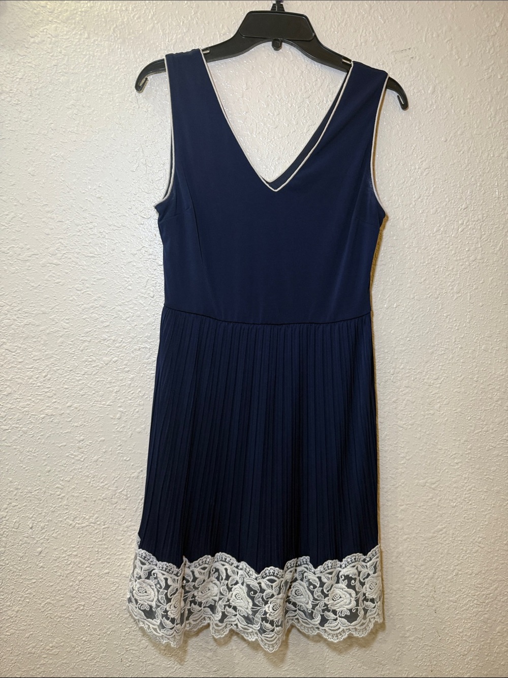 Sleeveless Navy V-Neck Dress with White Lace Hem